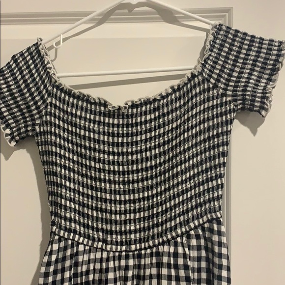 Gingham smocked tulip hem dress NWOT - Picture 3 of 4